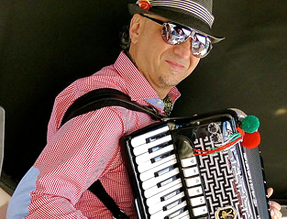 Melbourne Piano Accordion Player